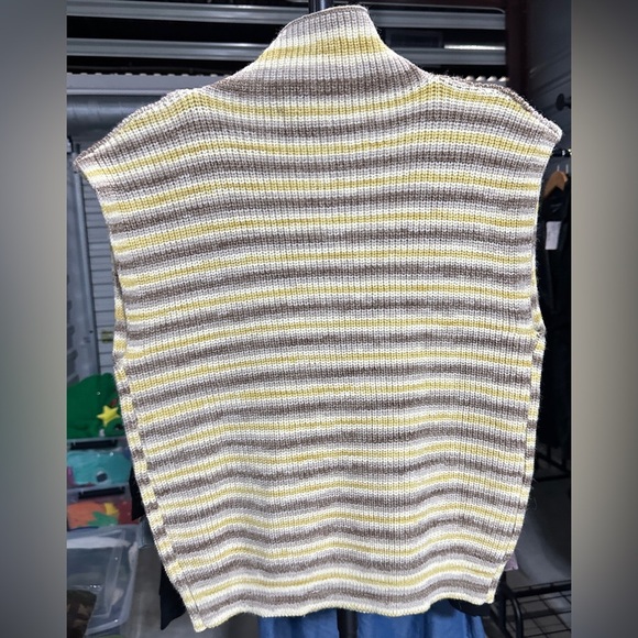 Elan | CLAIRE QUARTER ZIP SWEATER VEST - Picture 4 of 5